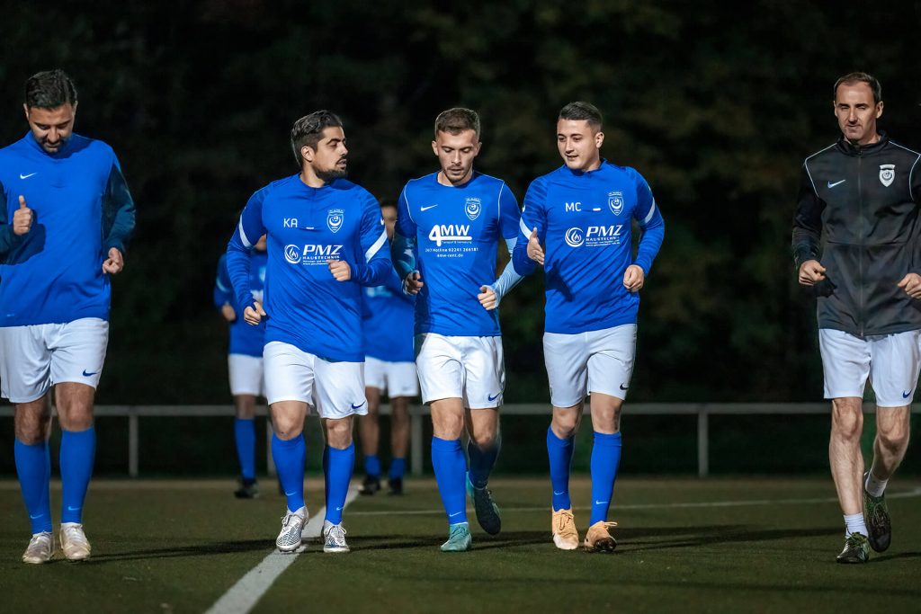 AlHilal-bonn-training-fussball-warmlaufen